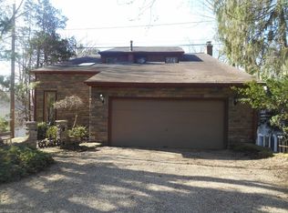 71 Cherry Dr NW, North Canton, OH 44720