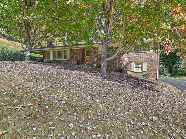 3410 Amoyee Dr, Johnson City, TN 37601