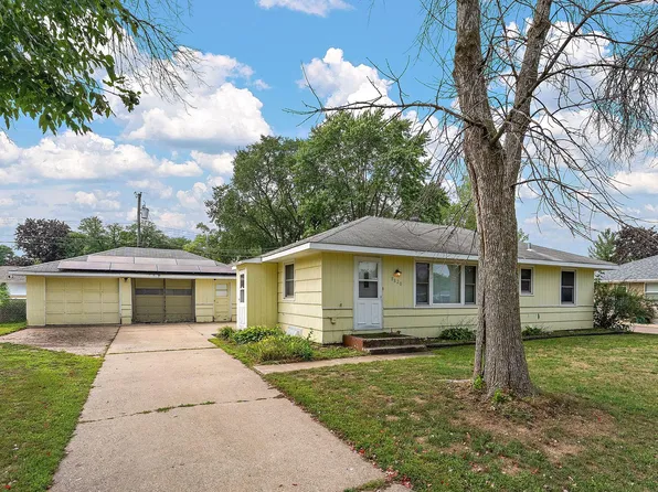 8820 Greenway Ave S, Cottage Grove, MN 55016