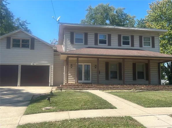 1016 N Van Buren St, Marion, IL 62959