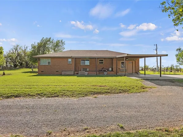 8020 County Road 1110, Lookeba, OK 73053