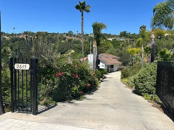 2645 Daisy Ln, Fallbrook, CA 92028
