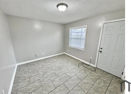 940 Jw Williams Ln #5 — Photo 6