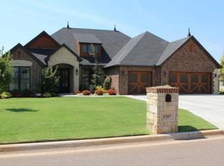 1207 Bluestem Dr, Elk City, OK 73644
