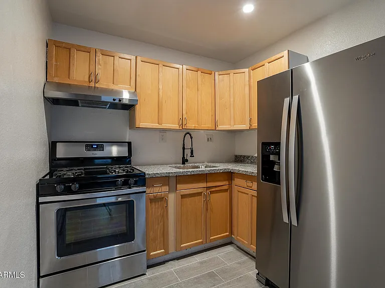 536 W 18th St — Photo 25