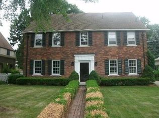 77 Moran Rd, Grosse Pointe Farms, MI 48236
