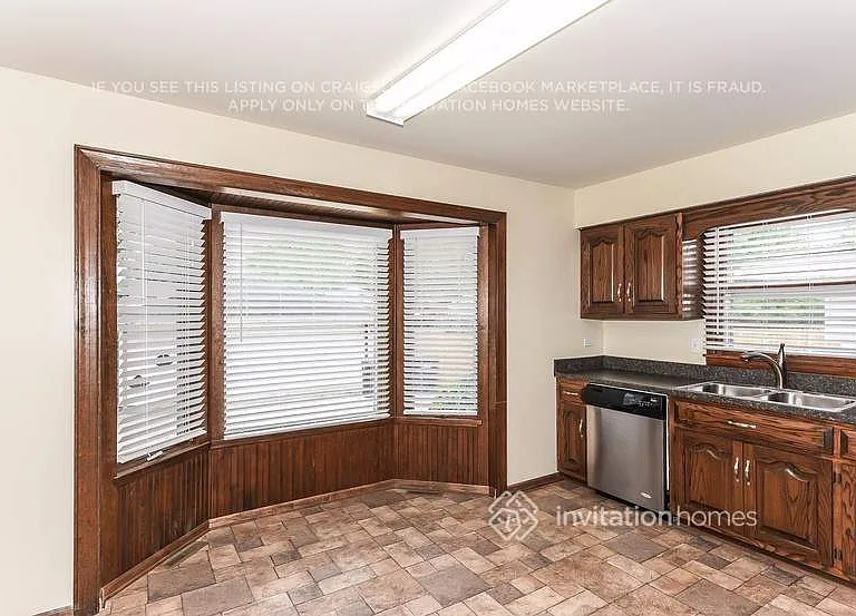 2915 188th Pl — Photo 9