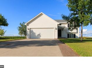 619 Donald Ave, Hamburg, MN 55339