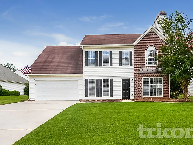 1239 Eagles Pass — Photo 1