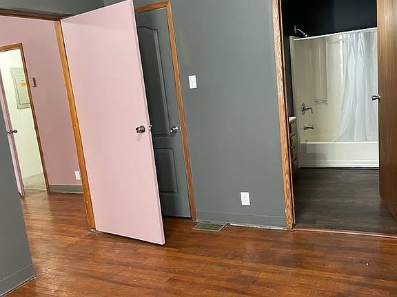 2nd image of 18 Ohio Street