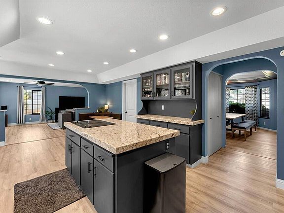 3rd image of 20369 Greenview Dr