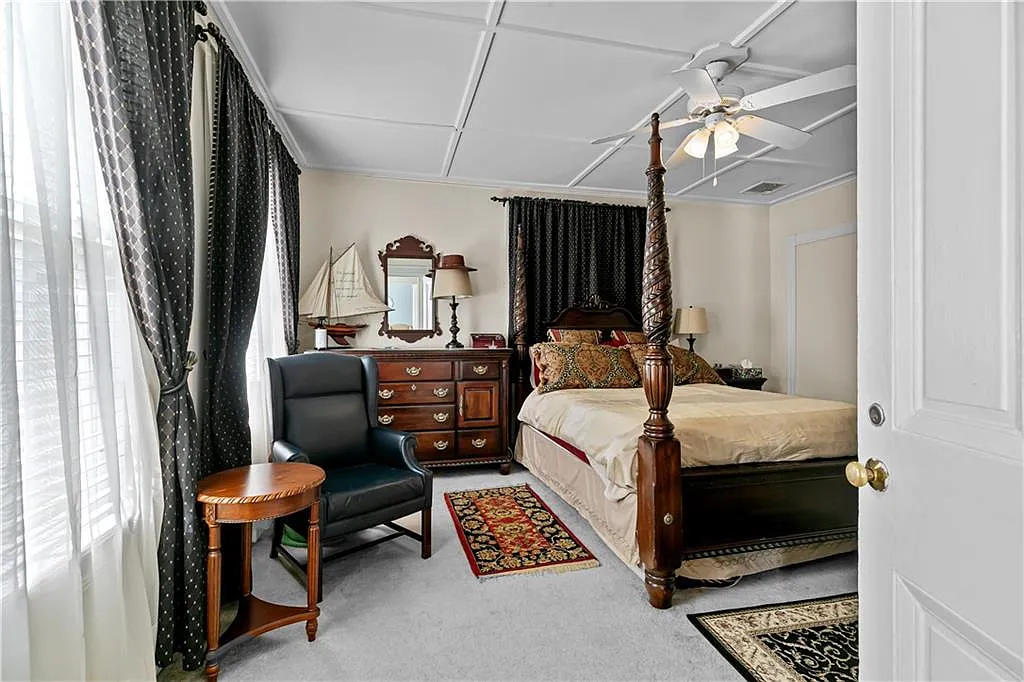 5 bed, 3.0 bath, 1993 sqft, $15,000 — Photo 4
