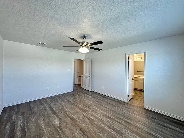 226B Dolphin Dr — Photo 20