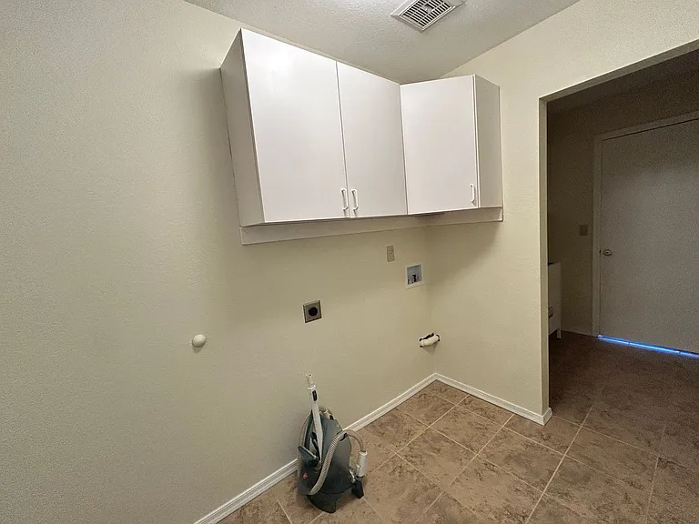 9002 W Malapai Dr — Photo 15