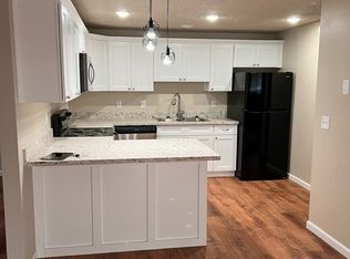 2053 Laurelhurst Dr, Eugene, OR 97402