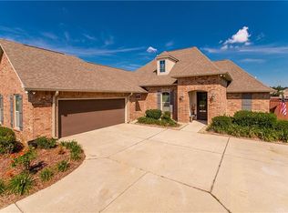 20253 Crystal Lake Dr, Hammond, LA 70403