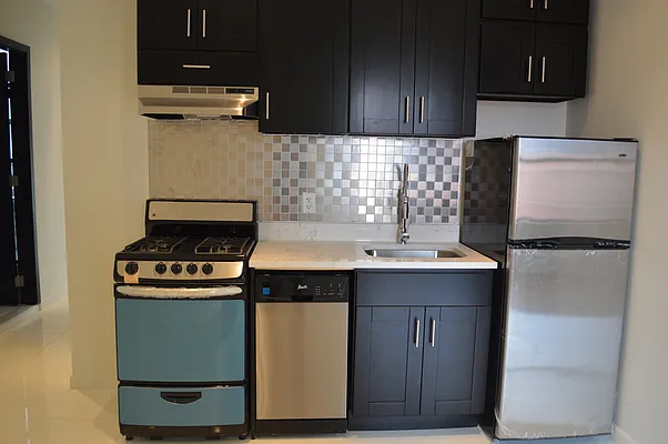 Rented by CoSo Apartments | media 49