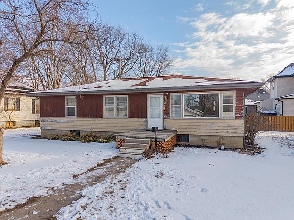 3rd image of 610 S Oak St