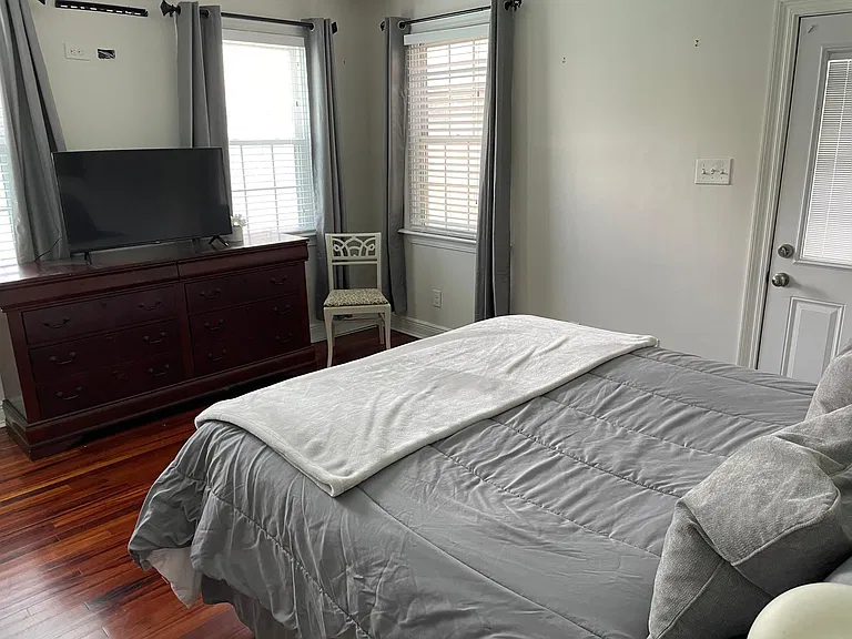 6374 Argonne Blvd — Photo 15