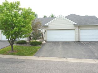 8846 Coppersmith Ct, Inver Grove Heights, MN 55076