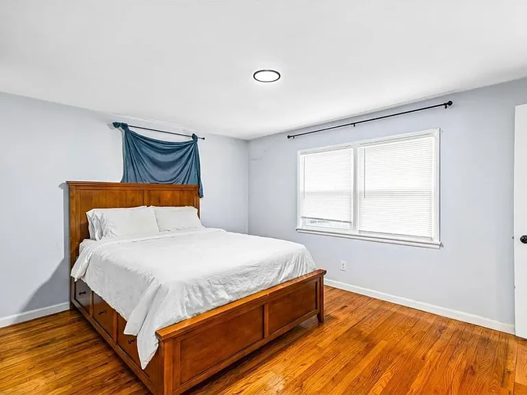 150 Yorktown Rd — Photo 10