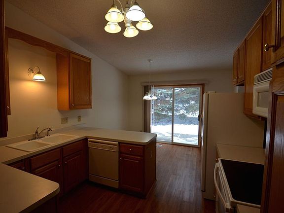 5th image of 796 Garceau Ln