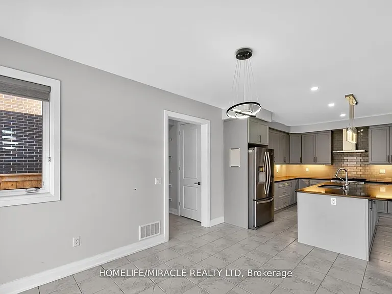 1032 Edinburgh Dr — Photo 20