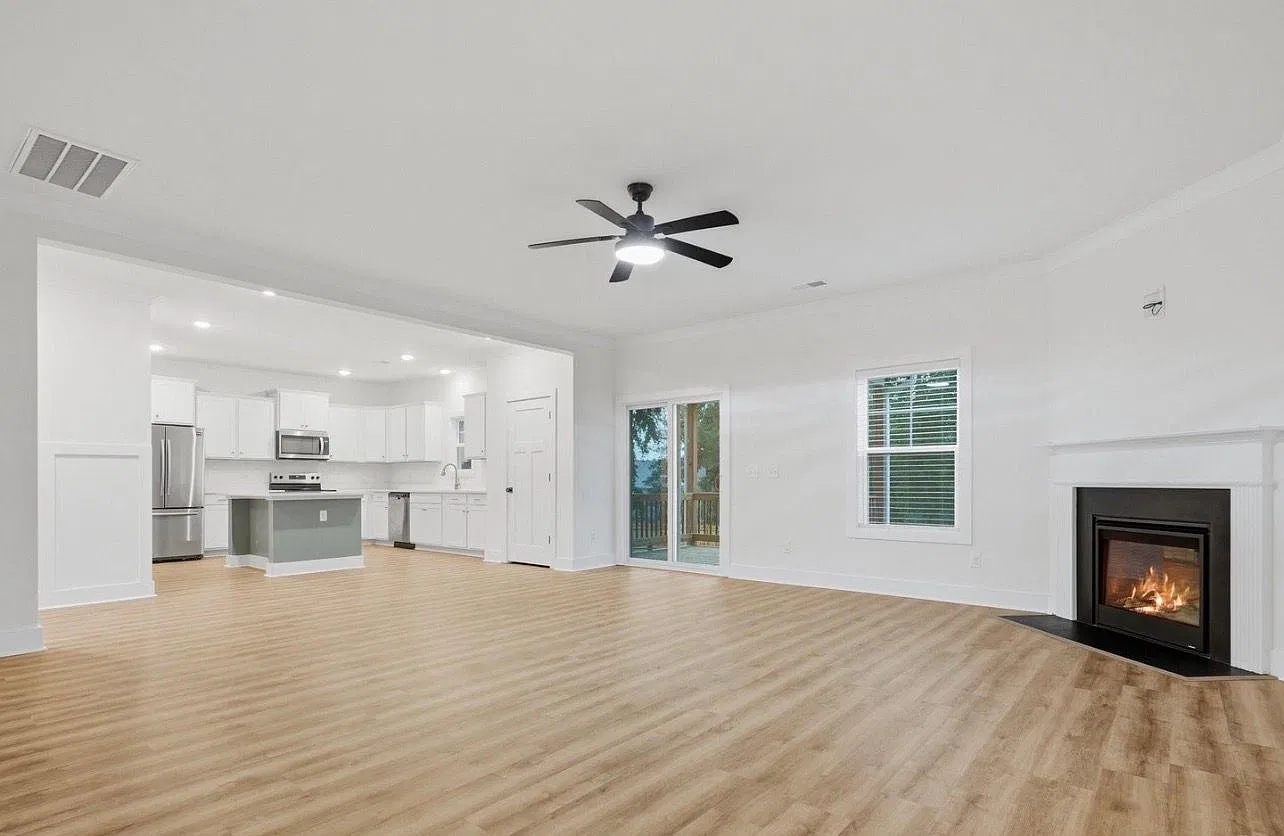 5 bed, 3.0 bath, 3000 sqft, $2,500 — Photo 4