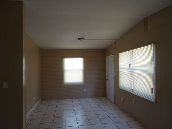 4th image of 4220 W Laurel St