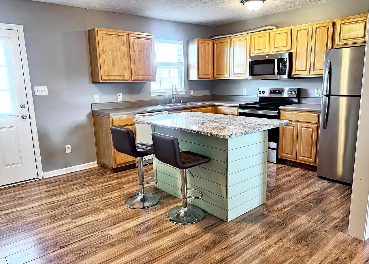 2 bed, 965 sqft, $1,350 — Photo 3