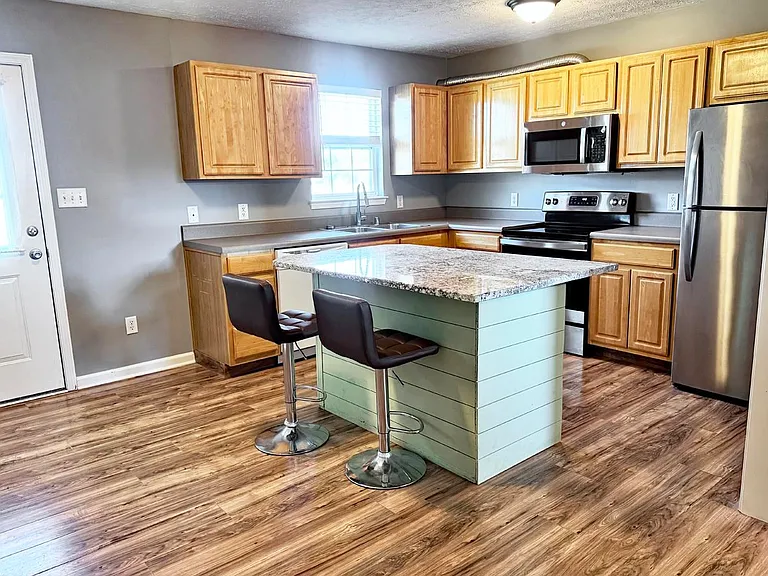 377 Kenlee Cir #2 — Photo 3