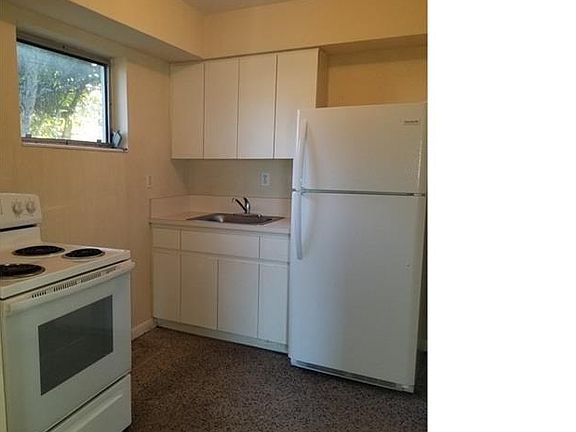 4th image of 2744 NW 13th St #B