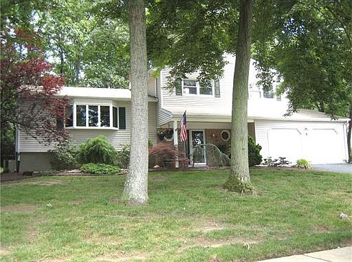 1st image of 5 Lorraine Ct