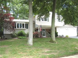 5 Lorraine Ct, East Brunswick, NJ 08816