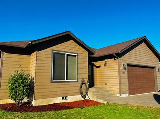 1874 NE Sunset Loop Dr, Roseburg, OR