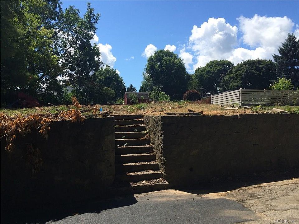 2nd image of 258 Lynn Dr