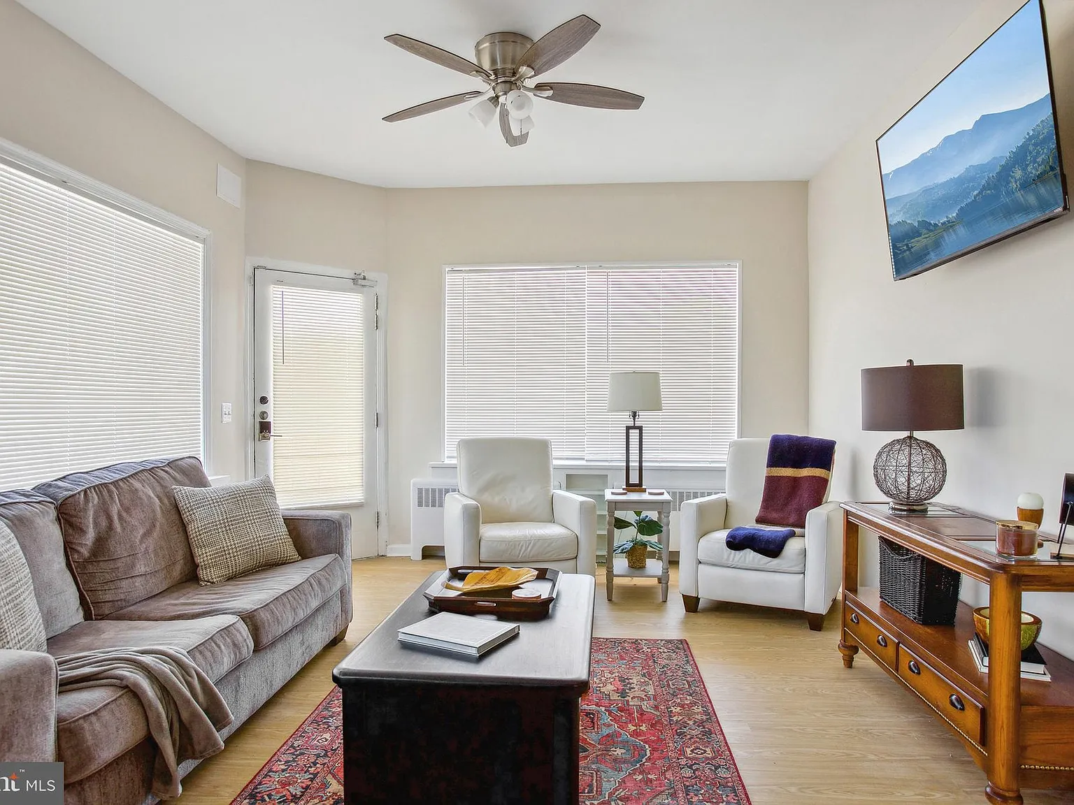 2 bed, 1.0 bath, $2,995 — Photo 4
