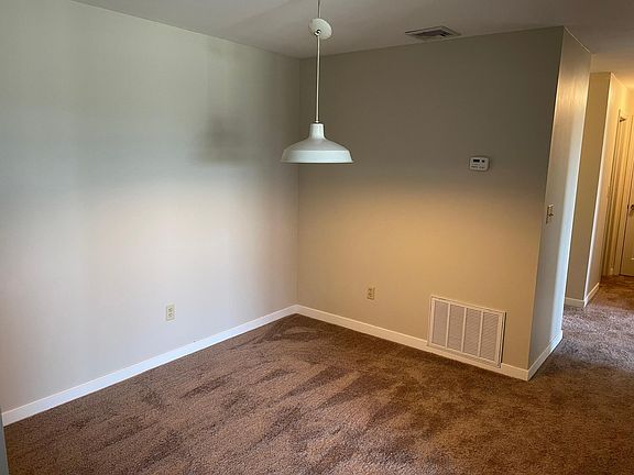 4th image of 728 Beverage Hill Ave #Top