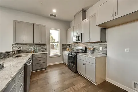5805 Rivendell Dr — Photo 11