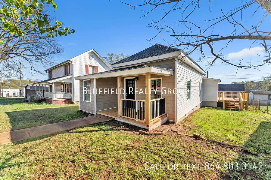 Cozy 2 Bedroom, 1 Bath Retreat with Large Deck & Private Fenced Yard! $1,550/mo rent — Photo 3