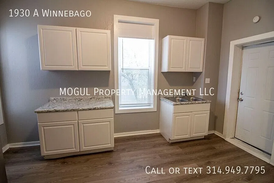Marvelous Makeover in Marine Villa! Fresh Floors, New Appliances & Only $850! — Photo 4