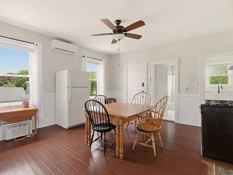 29 Prospect St #3 — Photo 5