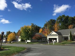 63 Rockrose Dr, East Greenbush, NY 12061