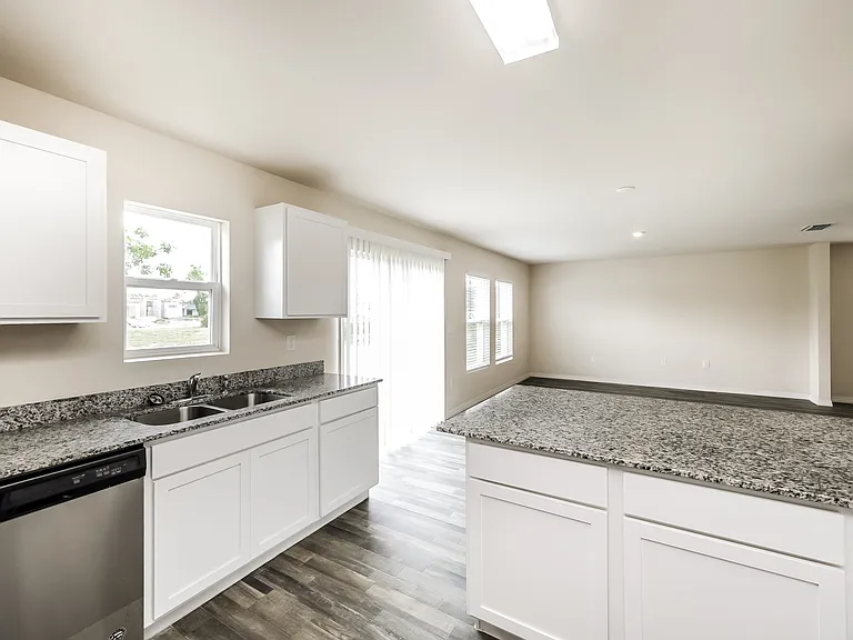 1109 SW 2nd St — Photo 9