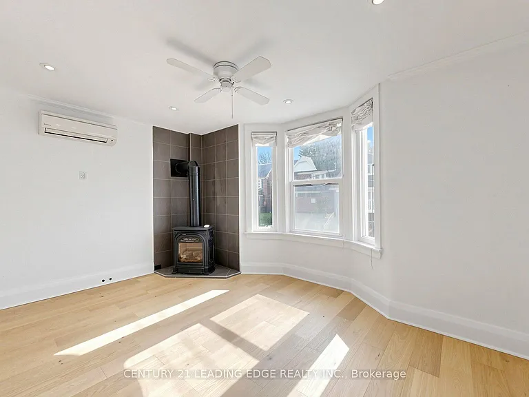 679 Woodbine Ave E #2 — Photo 11