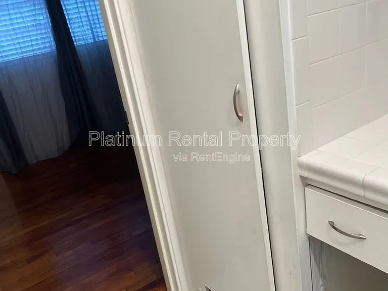 711 Argonne Ave NE #5 — Photo 12