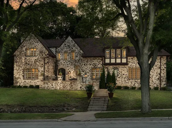 6578 Washington CIRCLE, Milwaukee, WI 53213