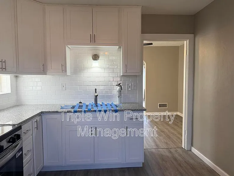 3915 Itaska St — Photo 35