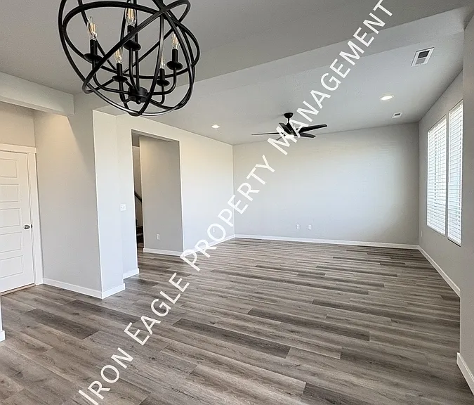 5667 S Memory Ave — Photo 9