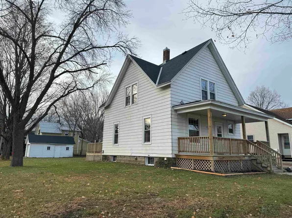 210 9th Ave, Charles City, IA 50616